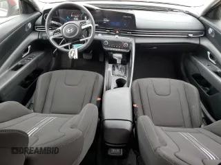 2024 Hyundai Elantra SEL z VIN KMHLM4DG8RU733639, wystawiony jako Copart lot #48573805 z przebiegiem 8 128 mil mil oraz Szkoda całkowita • Salvage title. Historia ofert i sprzedaży dostępna na DreamBid. Obrazek 8.