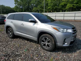 2018 Toyota Highlander LE с VIN 5TDBZRFH7JS830067, выставлен на аукционе Copart как лот 58835375 с пробегом 65 315 миль миль и Списание • Salvage title. История ставок и продаж доступна на DreamBid. Изображение 4.