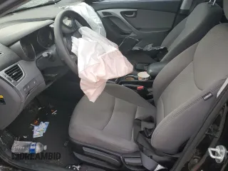 2015 Hyundai Elantra SE z VIN 5NPDH4AE4FH617845, wystawiony jako Copart lot #84423864 z przebiegiem Nie podano mil oraz Nie do naprawy. Historia ofert i sprzedaży dostępna na DreamBid. Obrazek 7.