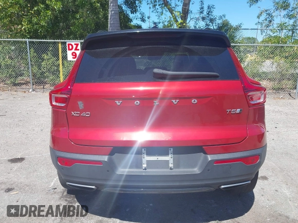 2019 Volvo XC40 Momentum with VIN YV4162XZ9K2019184, listed as a IAAI auction lot 41839804 with 56,675 mi miles. Bid and sale history available at carsss.com. Image 17.