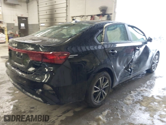 2024 Kia Forte LXS z VIN 3KPF24AD1RE758415, wystawiony jako IAAI lot #41227094 z przebiegiem 11 615 mil mil oraz . Historia ofert i sprzedaży dostępna na DreamBid. Obrazek 4.