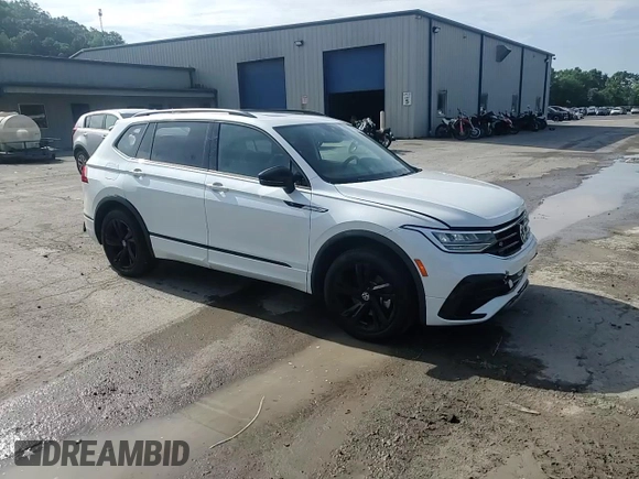 2024 Volkswagen Tiguan SE R-Line Black with VIN 3VV8B7AX4RM067827, listed as a Copart auction lot 62585995 with 6,166 mi miles and Salvage title. Bid and sale history available at DreamBid. Image 15.