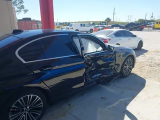2019 BMW 5 Series 530i xDrive with VIN WBAJA7C54KWW19621, listed as a IAAI auction lot 41773506 with Not Provided miles. Bid and sale history available at carsss.com. Image 6.