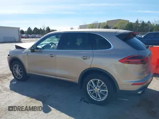 2016 Porsche Cayenne z VIN WP1AA2A2XGKA15096, wystawiony jako IAAI lot #41868566 z przebiegiem 93 640 mil mil oraz . Historia ofert i sprzedaży dostępna na DreamBid. Obrazek 15.
