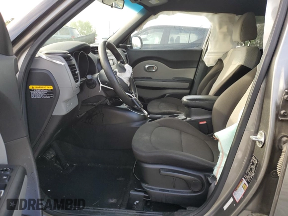 2019 Kia Soul z VIN KNDJN2A22K7637757, wystawiony jako Copart lot #52744765 z przebiegiem Nie podano mil oraz Czysty tytuł • Clean title. Historia ofert i sprzedaży dostępna na DreamBid. Obrazek 7.