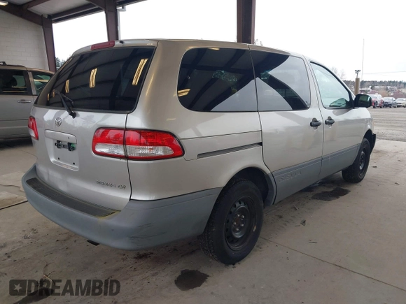 2001 Toyota Sienna CE with VIN 4T3ZF19C31U393059, listed as a IAAI auction lot 41809583 with 237,250 mi miles. Bid and sale history available at carsss.com. Image 4.