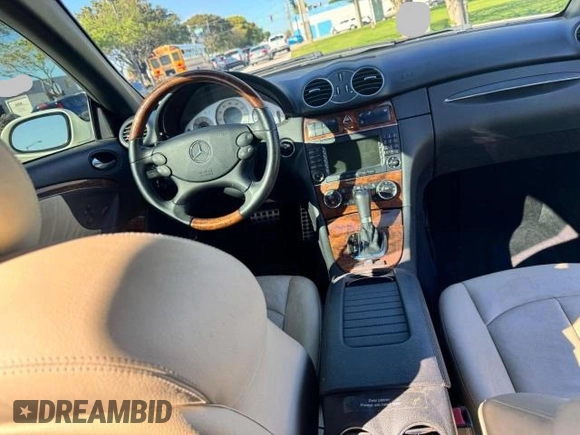 2009 Mercedes-Benz CLK 350 z VIN WDBTK56F79T103202, wystawiony jako Copart lot #48542265 z przebiegiem 108 009 mil mil oraz Szkoda całkowita • Salvage title. Historia ofert i sprzedaży dostępna na DreamBid. Obrazek 9.
