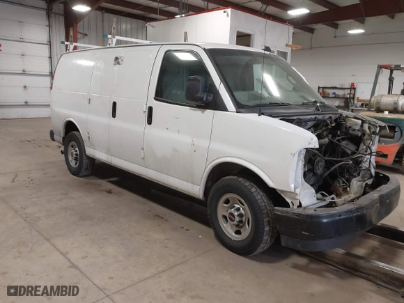 2017 GMC Savana Cargo Van with VIN 1GTW7AFG9H1150162, listed as a IAAI auction lot 41601460 with 112,453 mi miles. Bid and sale history available at carsss.com. Image 1.