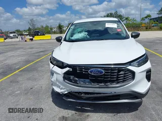 2025 Ford Escape Active z VIN 1FMCU0GN4SUA57229, wystawiony jako IAAI lot #42122877 z przebiegiem 6 119 mil mil oraz . Historia ofert i sprzedaży dostępna na DreamBid. Obrazek 12.