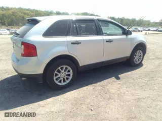 2013 Ford Edge SE with VIN 2FMDK3GC0DBE24484, listed as a IAAI auction lot 41960813 with 227,044 mi miles. Bid and sale history available at carsss.com. Image 4.