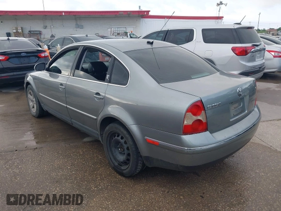 2004 Volkswagen Passat GLX z VIN WVWRH63B44P197011, wystawiony jako IAAI lot #42019610 z przebiegiem 151 540 mil mil oraz . Historia ofert i sprzedaży dostępna na DreamBid. Obrazek 3.
