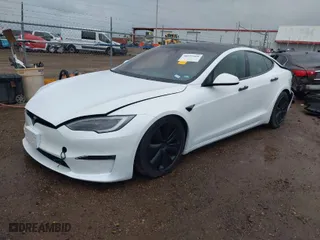 2022 Tesla Model S Plaid with VIN 5YJSA1E64NF496812, listed as a IAAI auction lot 40927668 with 1 mi miles. Bid and sale history available at carsss.com. Image 2.