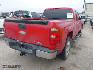 2008 Chevrolet Silverado 1500 LT w/1LT with VIN 2GCEC19J581317917, listed as a IAAI auction lot 41634804 with 129,305 mi miles. Bid and sale history available at carsss.com. Image 4.