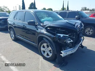 2023 Honda Pilot LX z VIN 5FNYG2H24PB007268, wystawiony jako IAAI lot #42432993 z przebiegiem 23 388 mil mil oraz . Historia ofert i sprzedaży dostępna na DreamBid. Obrazek 1.