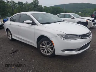2015 Chrysler 200 Limited z VIN 1C3CCCABXFN696632, wystawiony jako IAAI lot #42521633 z przebiegiem 148 767 mil mil oraz . Historia ofert i sprzedaży dostępna na DreamBid. Obrazek 1.