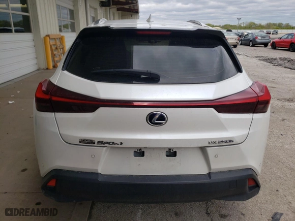 2020 Lexus UX with VIN JTHP9JBH9L2032384, listed as a Copart auction lot 50824393 with 43,709 mi miles. Bid and sale history available at carsss.com. Image 6.