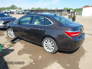 2014 Buick Verano Group z VIN 1G4PS5SK0E4123281, wystawiony jako IAAI lot #42250949 z przebiegiem 132 746 mil mil oraz . Historia ofert i sprzedaży dostępna na DreamBid. Obrazek 3.