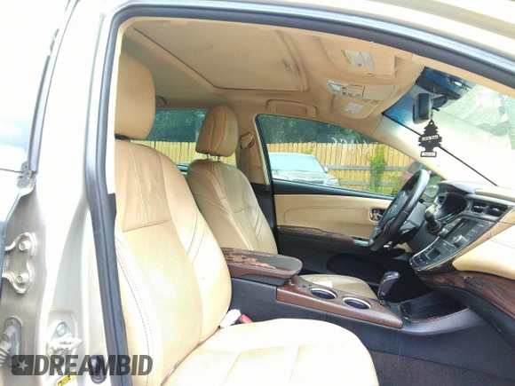 2013 Toyota Avalon XLE z VIN 4T1BK1EB6DU065481, wystawiony jako IAAI lot #42299194 z przebiegiem 220 763 mil mil oraz . Historia ofert i sprzedaży dostępna na DreamBid. Obrazek 5.