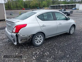 2017 Nissan Versa S Plus z VIN 3N1CN7AP0HL870285, wystawiony jako IAAI lot #41973511 z przebiegiem 141 166 mil mil oraz . Historia ofert i sprzedaży dostępna na DreamBid. Obrazek 4.