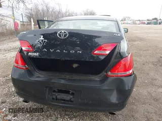 2005 Toyota Avalon XL with VIN 4T1BK36B15U048289, listed as a IAAI auction lot 42094366 with 160,991 mi miles. Bid and sale history available at carsss.com. Image 6.