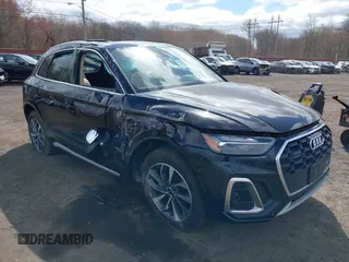 2024 Audi Q5 S line Premium z VIN WA1GAAFY8R2043043, wystawiony jako IAAI lot #42054728 z przebiegiem 10 929 mil mil oraz . Historia ofert i sprzedaży dostępna na DreamBid. Obrazek 12.