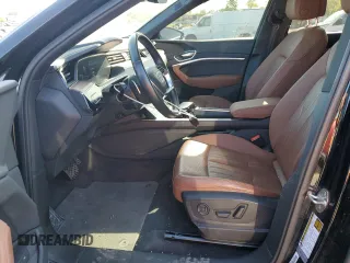 2019 Audi e-tron Premium Plus с VIN WA1LABGE5KB013142, выставлен на аукционе Copart как лот 52452085 с пробегом 91 042 миль миль и Списание • Salvage title. История ставок и продаж доступна на DreamBid. Изображение 7.
