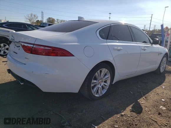 2017 Jaguar XF 35t Premium with VIN SAJBD4BVXHCY30154, listed as a Copart auction lot 76931694 with 95,207 mi miles and Clean Title. Bid and sale history available at carsss.com. Image 3.