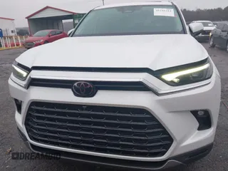 2024 Toyota Highlander XLE z VIN 5TDAAAA59RS011154, wystawiony jako IAAI lot #41243314 z przebiegiem 28 555 mil mil oraz . Historia ofert i sprzedaży dostępna na DreamBid. Obrazek 12.