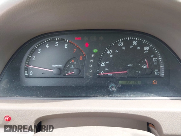 2002 Toyota Camry LE z VIN 4T1BE30K32U110304, wystawiony jako IAAI lot #42357455 z przebiegiem 221 389 mil mil oraz . Historia ofert i sprzedaży dostępna na DreamBid. Obrazek 7.