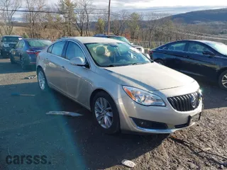 2014 Buick Regal with VIN 2G4GK5EX1E9322229, listed as a IAAI auction lot 41166302 with NaN miles. Bid and sale history available at carsss.com. Image 1.