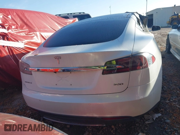 2016 Tesla Model S 90D with VIN 5YJSA1E21GF128460, listed as a IAAI auction lot 40733920 with 89,846 mi miles and . Bid and sale history available at DreamBid. Image 15.