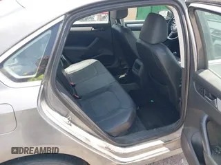2012 Volkswagen Passat SE z VIN 1VWBP7A33CC040949, wystawiony jako IAAI lot #42306574 z przebiegiem 177 773 mil mil oraz . Historia ofert i sprzedaży dostępna na DreamBid. Obrazek 8.