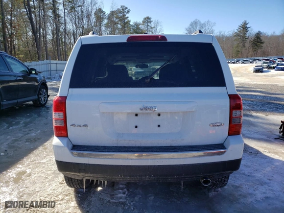 2016 Jeep Patriot Latitude with VIN 1C4NJRFB9GD501679, listed as a Copart auction lot 45679665 with 72,597 mi miles and Non Repairable. Bid and sale history available at carsss.com. Image 6.