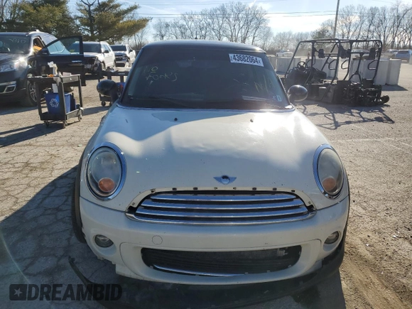 2011 MINI Hardtop с VIN WMWSU3C59BT099244, выставлен на аукционе Copart как лот 43682064 с пробегом 168 133 миль миль и Чистый • Clean title. История ставок и продаж доступна на DreamBid. Изображение 5.