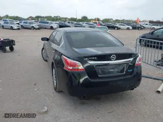 2014 Nissan Altima 2.5 with VIN 1N4AL3AP1EC322795, listed as a IAAI auction lot 41948019 with 230,032 mi miles. Bid and sale history available at carsss.com. Image 3.