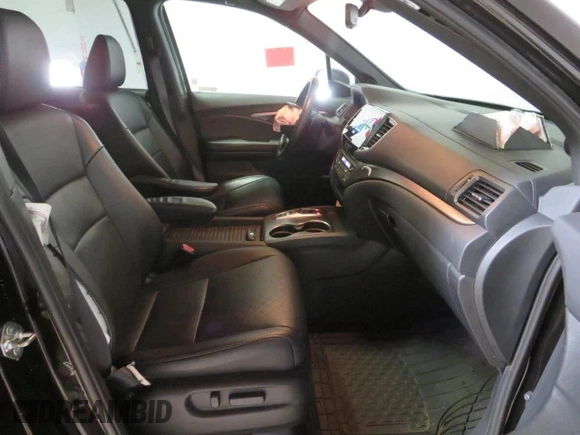 2019 Honda Passport EX-L with VIN 5FNYF7H54KB000839, listed as a Copart auction lot 48367555 with 86,804 mi miles and Salvage Title. Bid and sale history available at carsss.com. Image 5.