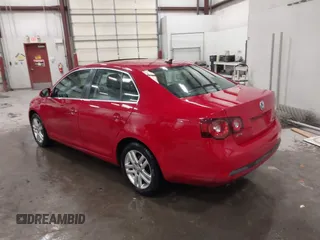 2010 Volkswagen Jetta TDI z VIN 3VWRL7AJ3AM178141, wystawiony jako IAAI lot #41467916 z przebiegiem 225 349 mil mil oraz . Historia ofert i sprzedaży dostępna na DreamBid. Obrazek 3.