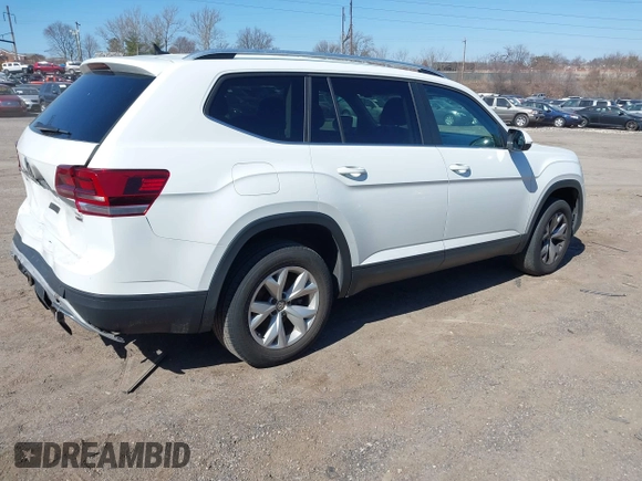 2018 Volkswagen Atlas SE with VIN 1V2LR2CA3JC577302, listed as a IAAI auction lot 41733691 with 66,185 mi miles and . Bid and sale history available at DreamBid. Image 4.