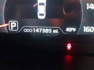 2016 Kia Cadenza Premium with VIN KNALN4D75G5207281, listed as a IAAI auction lot 41336339 with 147,385 mi miles. Bid and sale history available at carsss.com. Image 16.