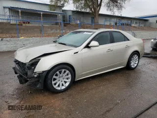 2013 Cadillac CTS Luxury z VIN 1G6DF5E57D0117598, wystawiony jako Copart lot #78435254 z przebiegiem 101 459 mil mil oraz Szkody całkowita. Historia ofert i sprzedaży dostępna na DreamBid. Obrazek 1.