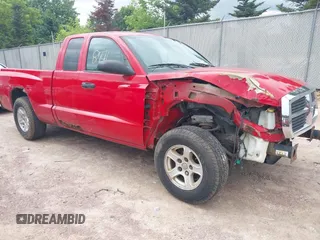 2006 Dodge Dakota ST z VIN 1D7HE22K26S503756, wystawiony jako IAAI lot #42608741 z przebiegiem 240 862 mil mil oraz . Historia ofert i sprzedaży dostępna na DreamBid. Obrazek 1.