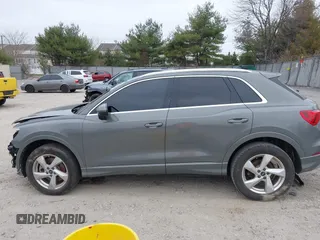 2022 Audi Q3 Premium z VIN WA1AUCF37N1096376, wystawiony jako IAAI lot #41803368 z przebiegiem 39 168 mil mil oraz . Historia ofert i sprzedaży dostępna na DreamBid. Obrazek 14.