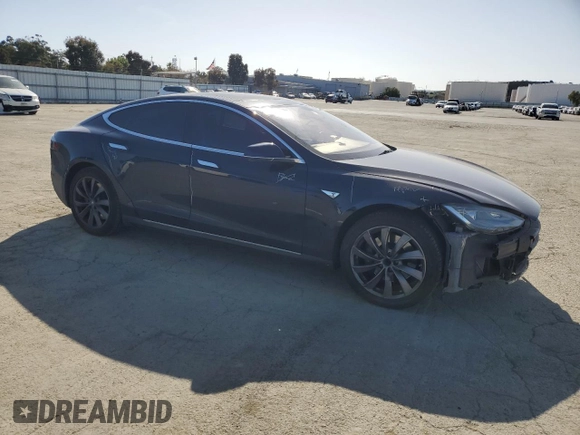 2013 Tesla Model S z VIN 5YJSA1CN8DFP05395, wystawiony jako Copart lot #51771645 z przebiegiem 111 851 mil mil oraz Szkoda całkowita • Salvage title. Historia ofert i sprzedaży dostępna na DreamBid. Obrazek 4.