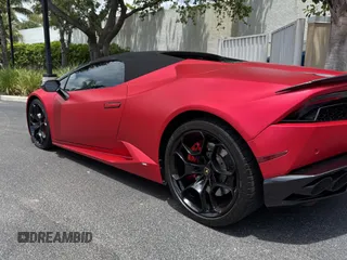 2019 Lamborghini Huracan z VIN ZHWUR2ZF0KLA11750, wystawiony jako Copart lot #54367815 z przebiegiem 24 641 mil mil oraz Tytuł czysty. Historia ofert i sprzedaży dostępna na DreamBid. Obrazek 3.