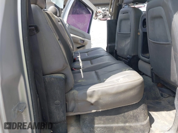 2011 GMC Sierra 1500 z VIN 3GTP2TE3XBG404001, wystawiony jako IAAI lot #42076859 z przebiegiem Nie podano mil oraz . Historia ofert i sprzedaży dostępna na DreamBid. Obrazek 8.