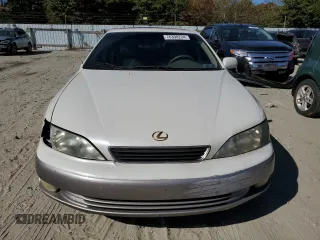 1998 Lexus ES 300 Luxury Sport Sdn with VIN JT8BF28G2W0108194, listed as a Copart auction lot 76390234 with 201,637 mi miles and Salvage Title. Bid and sale history available at carsss.com. Image 5.