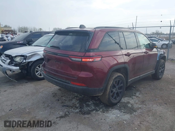 2025 Jeep Grand Cherokee Laredo z VIN 1C4RJHAG5S8657198, wystawiony jako IAAI lot #42146067 z przebiegiem 5186 mil mil oraz . Historia ofert i sprzedaży dostępna na DreamBid. Obrazek 4.