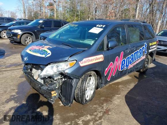 2017 Toyota Sienna XLE Auto Access Seat with VIN 5TDYZ3DCXHS792973, listed as a IAAI auction lot 41586449 with 113,125 mi miles and . Bid and sale history available at DreamBid. Image 18.