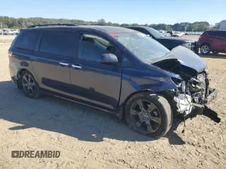 2020 Toyota Sienna SE with VIN 5TDXZ3DC4LS052467, listed as a Copart auction lot 76407774 with Not Provided miles and Clean Title. Bid and sale history available at carsss.com. Image 4.
