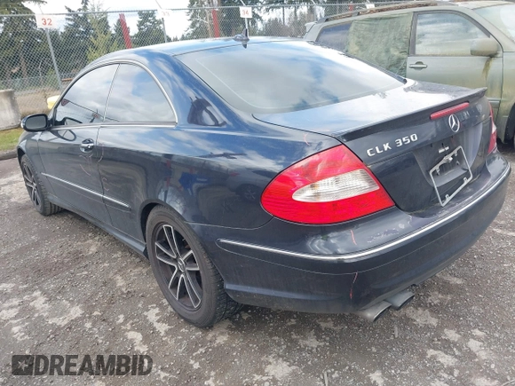 2009 Mercedes-Benz CLK 350 z VIN WDBTJ56HX9F267109, wystawiony jako IAAI lot #41799170 z przebiegiem 111 892 mil mil oraz . Historia ofert i sprzedaży dostępna na DreamBid. Obrazek 3.